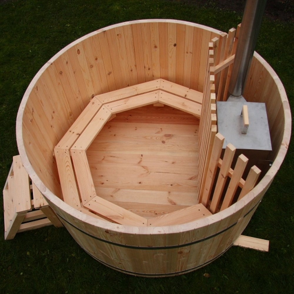 Ciubăr din lemn cu sobă de internă 3-4 Persoane